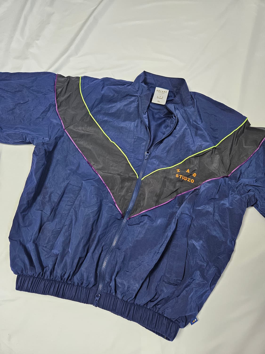 아이앱스튜디오 바람막이 x 아케인 자운 트랙탑 나이트 블루네온 자켓 XL 상품이미지2