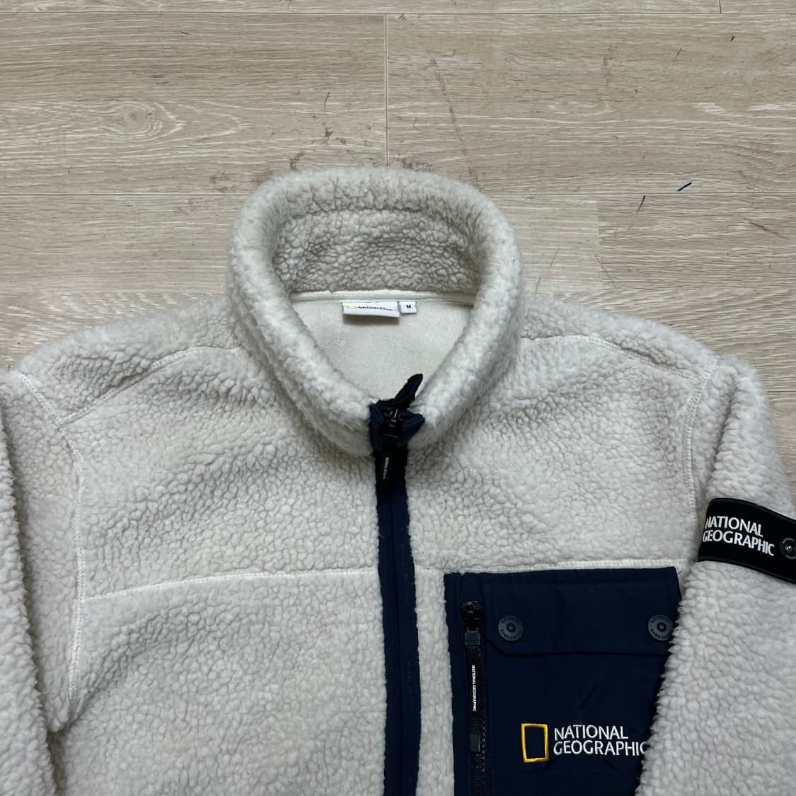 내셔널지오그래픽 남여공용 와펜 뽀글이 후리스 자켓 [아이보리] M/95 상품이미지2