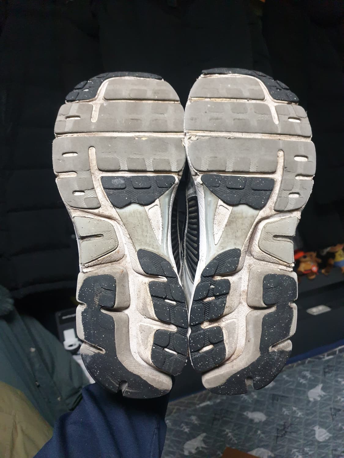 나이키 줌보메로5 메탈릭실버 블랙 (300) 상품이미지5