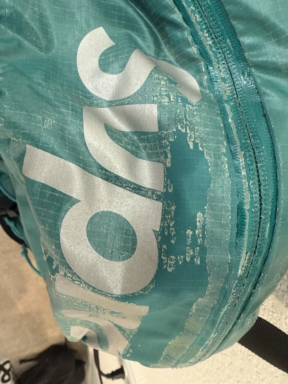 17FW 슈프림 백팩 다크 틸 상품이미지2