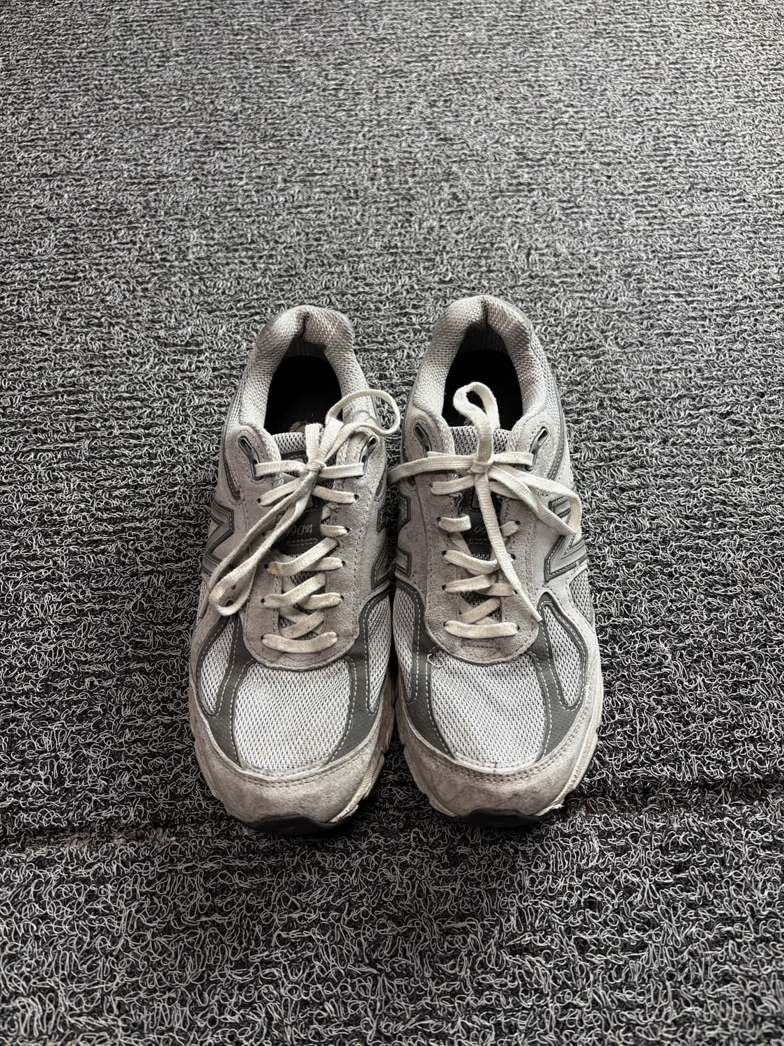 뉴발란스 990 v4 USA 그레이 스니커즈 2719 상품이미지2