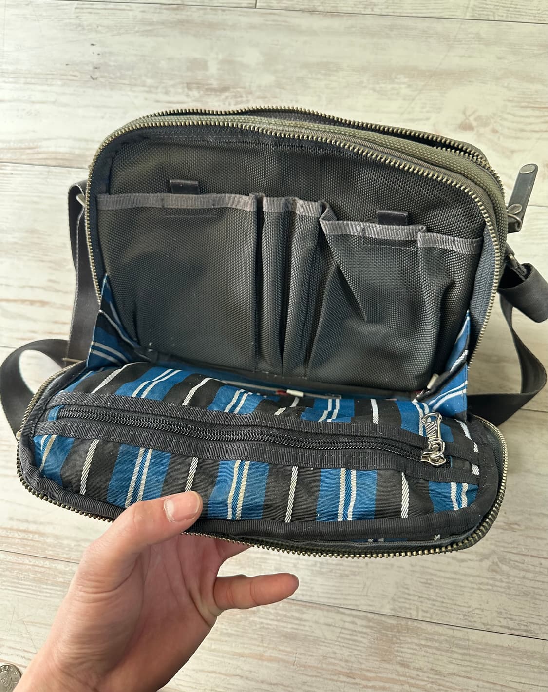 포터 인터내셔널 크로스백 카키30x24 상품이미지3