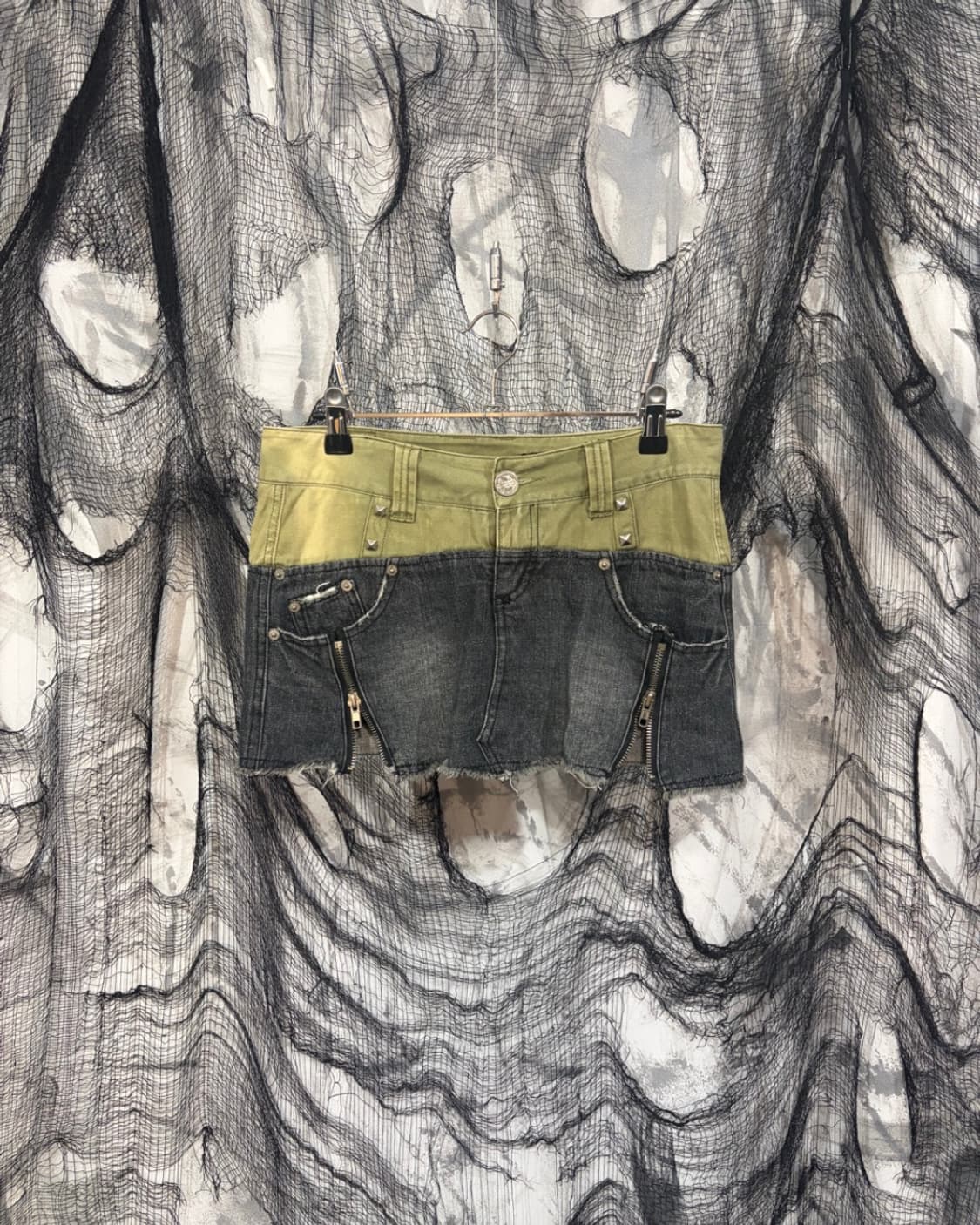 Y2K grunge two-tone stud mini skirt 상품이미지2