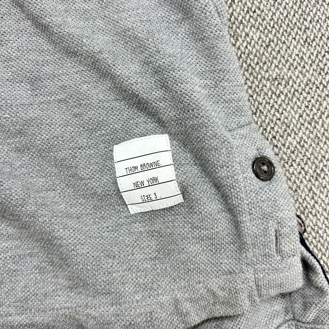 톰브라운 백삼선 그레이 카라티(3) 상품이미지6