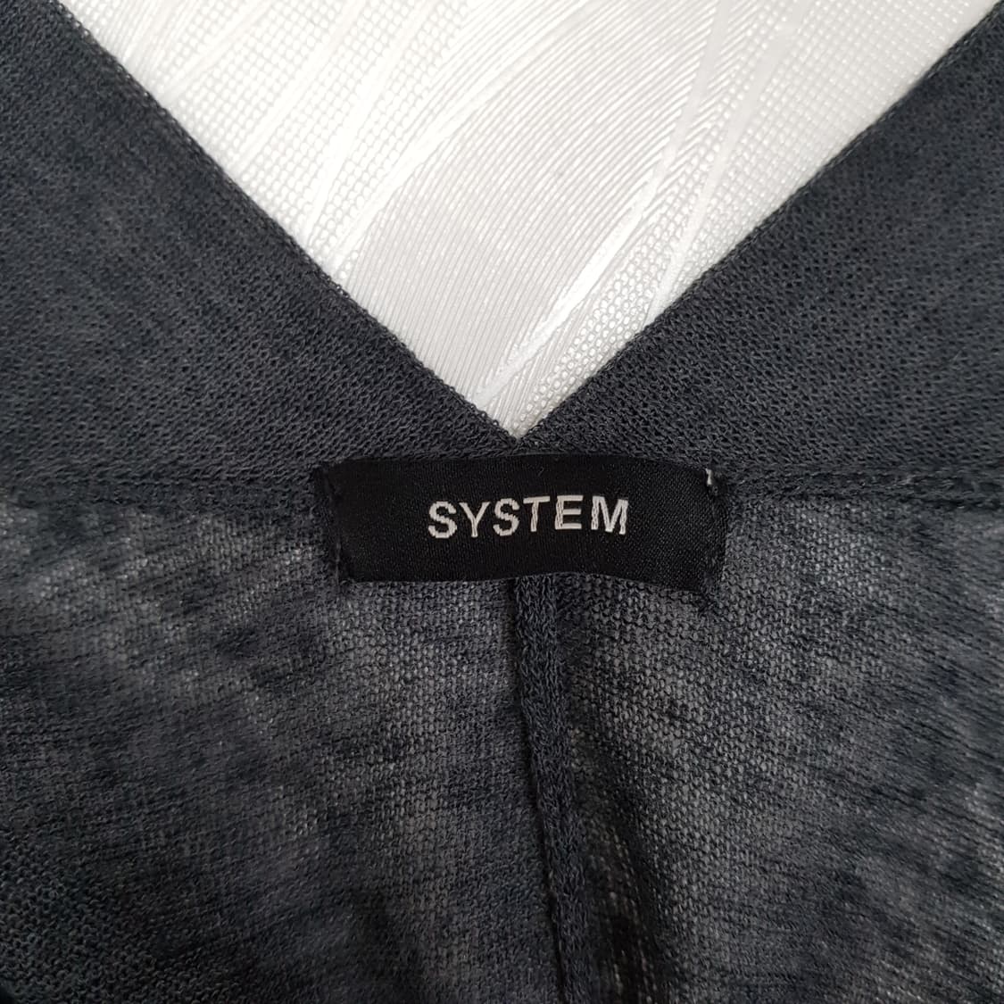 한섬 시스템 2023 레터링 브이넥 루즈핏 니트 F사이즈 상품이미지5