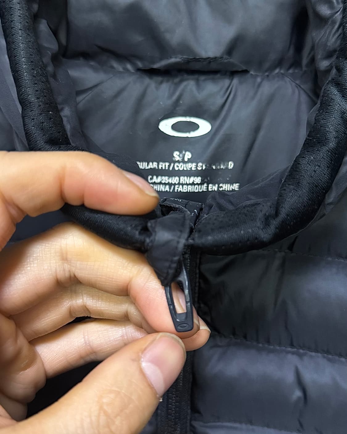 오클리 경량 패딩 조끼 베스트 집업 고프코어 런닝 S 하이넥 카라 블랙 상품이미지4
