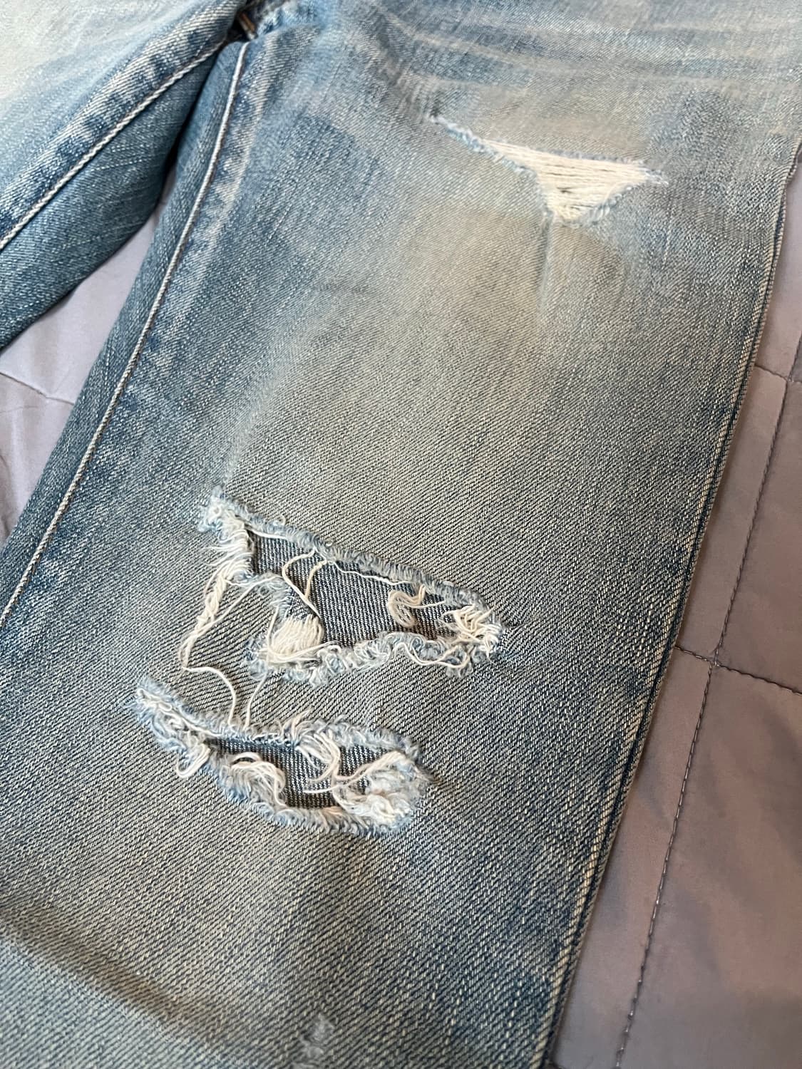 생로랑 디스트로이드 진 상품이미지4