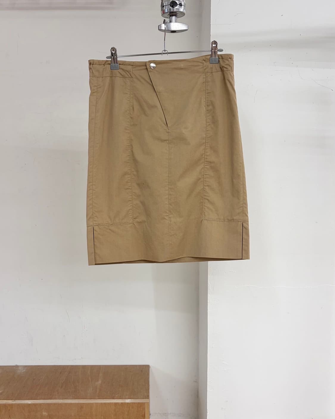 마르니 베이지 비대칭 랩 미디 스커트  상품이미지1