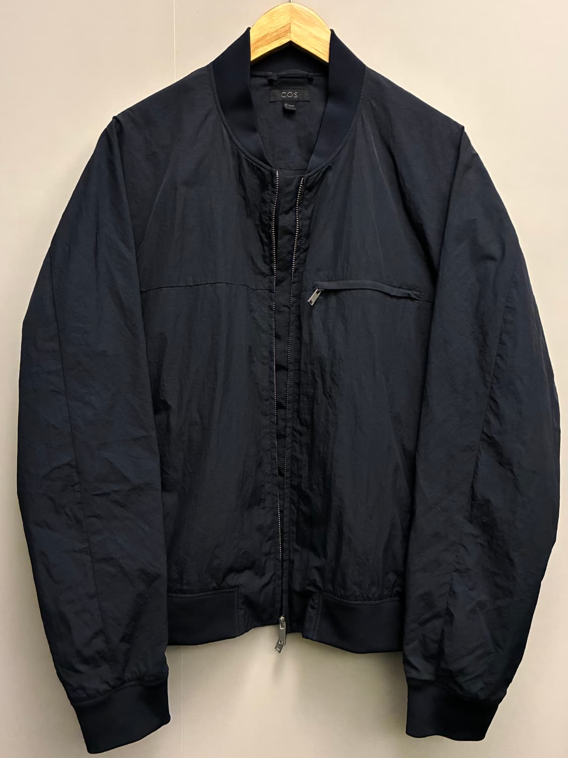 (L~XL)COS 코스 나일론 투웨이 테크니컬 봄버자켓 네이비 상품이미지9