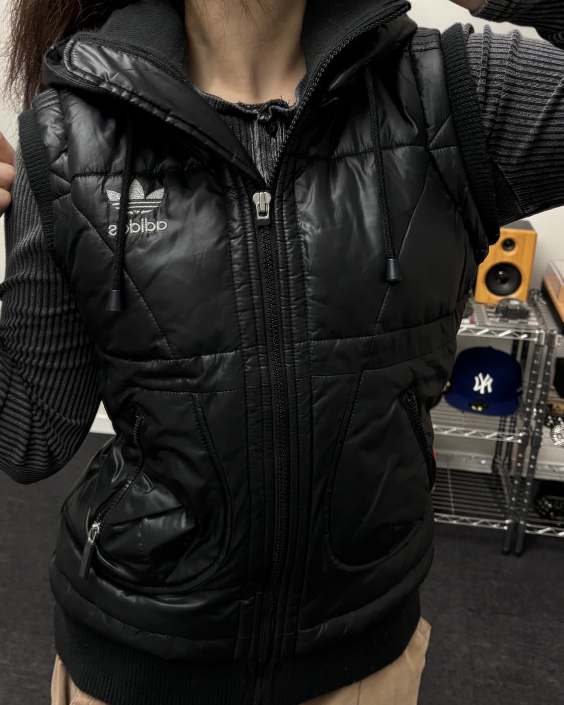 아디다스 00s 유광 글로시 패딩 베스트 상품이미지2
