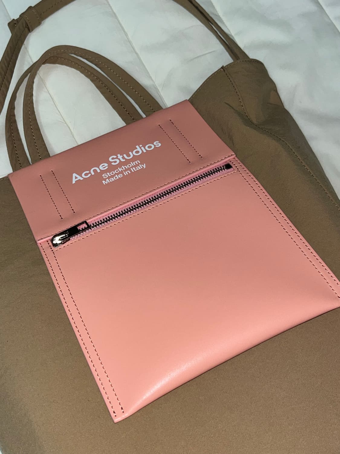 아크네스튜디오 베이커백 M 핑크 팝니다 상품이미지2