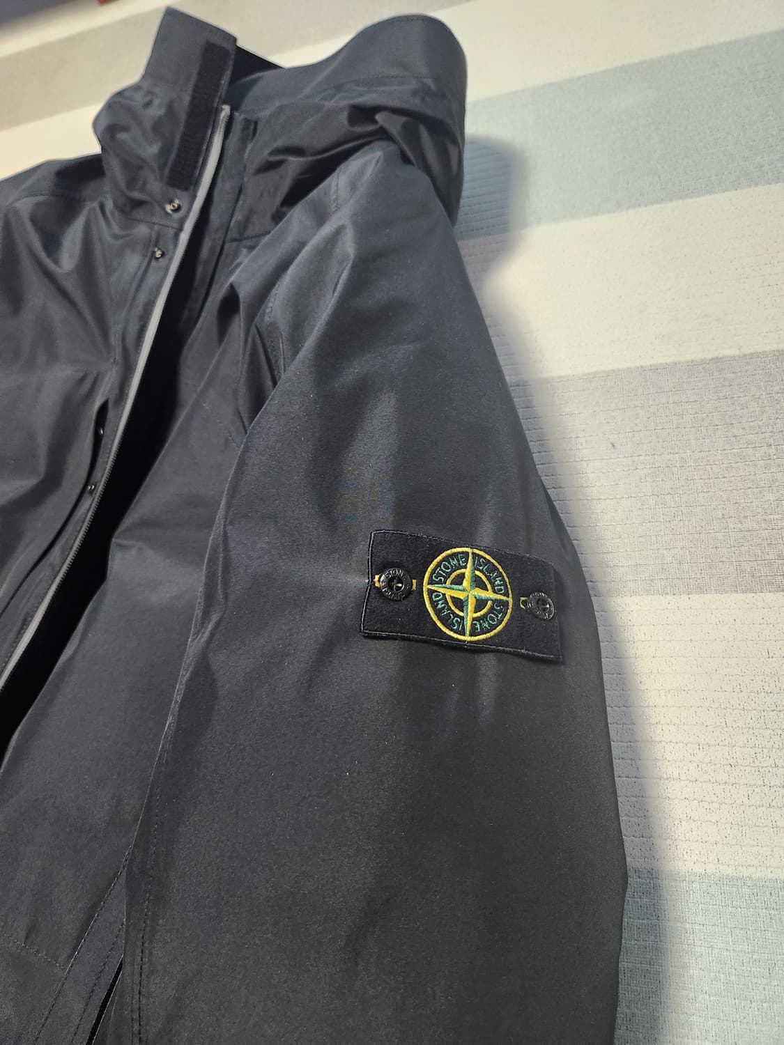 정품 스톤아일랜드 남성 고어텍스 구스다운 자켓 105(XL) 상품이미지6