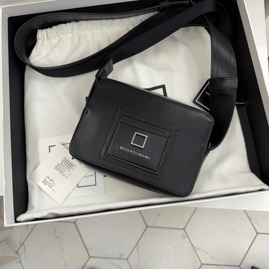 [풀박스] 우영미 스퀘어 크로스백 블랙 상품이미지2