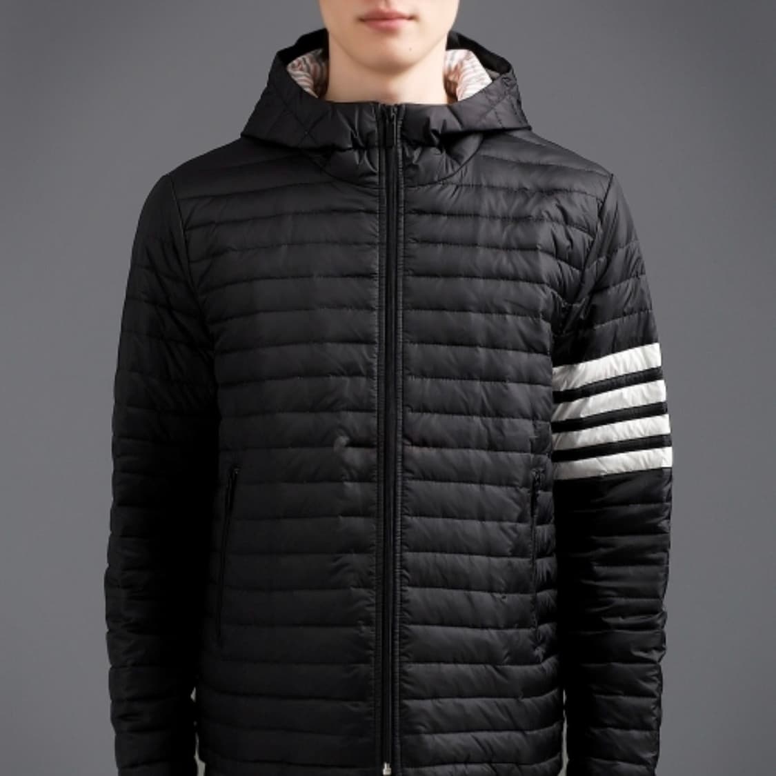 [새상품/선물가능] 24FW 톰브라운 사선완장 후드 경량패딩 블랙 상품이미지10