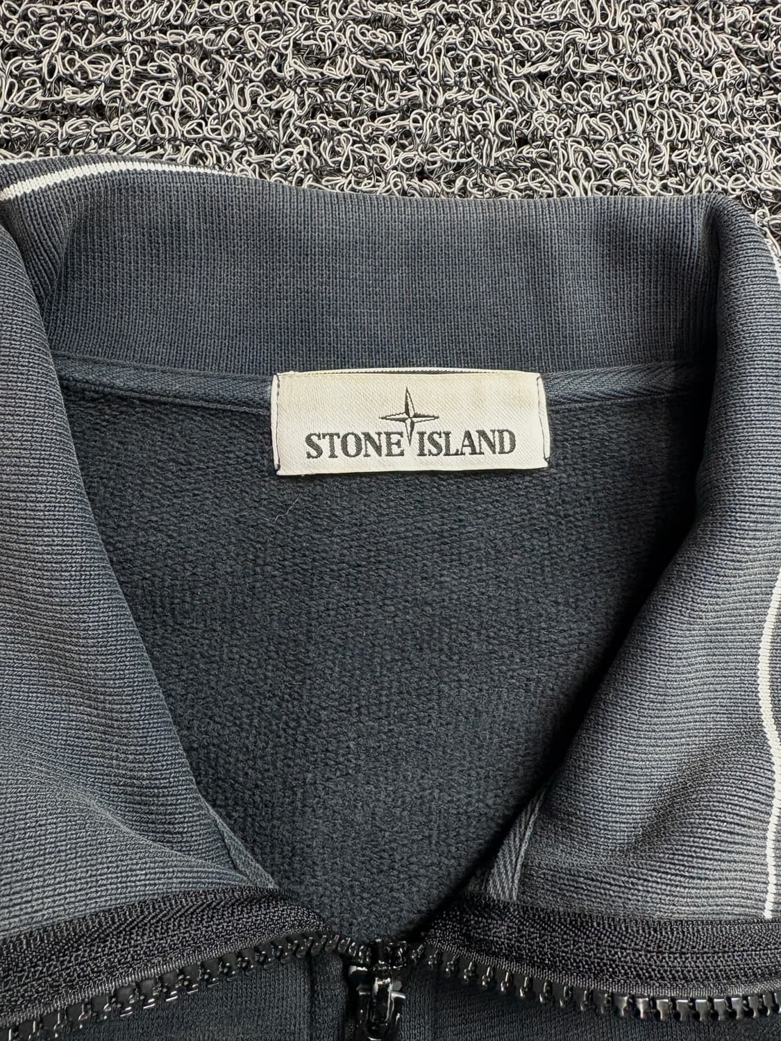 스톤아일랜드 브러시드 코튼 플리스 풀집업 2441 상품이미지3