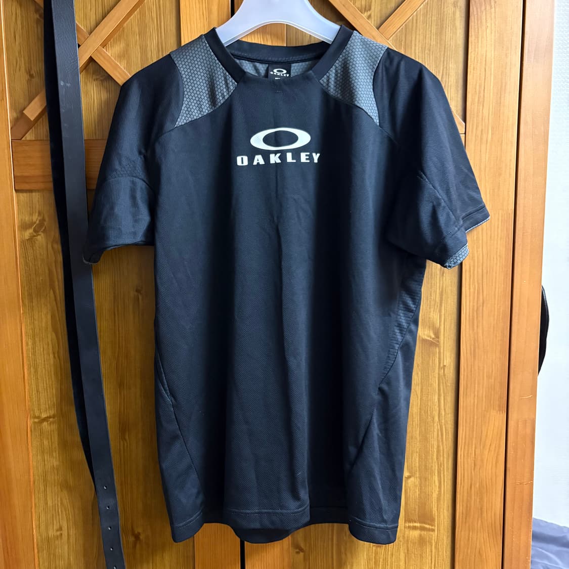 오클리 기능성 반팔 상품이미지1