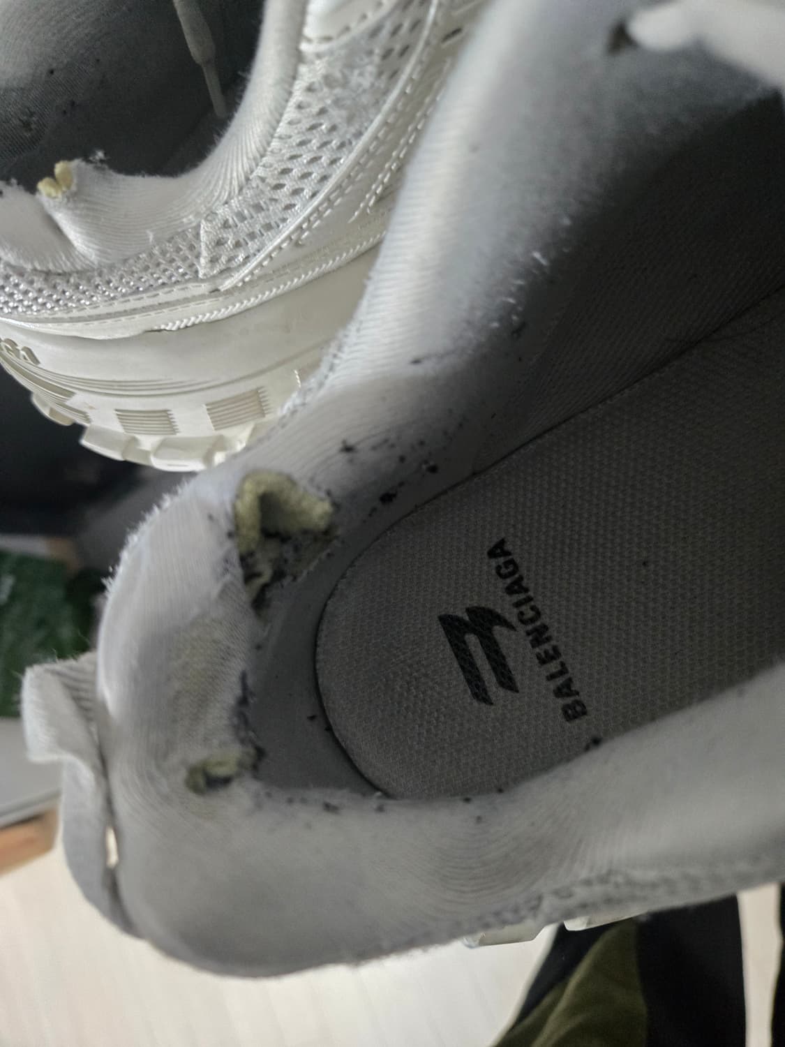 발렌시아가 디펜더 43 상품이미지3