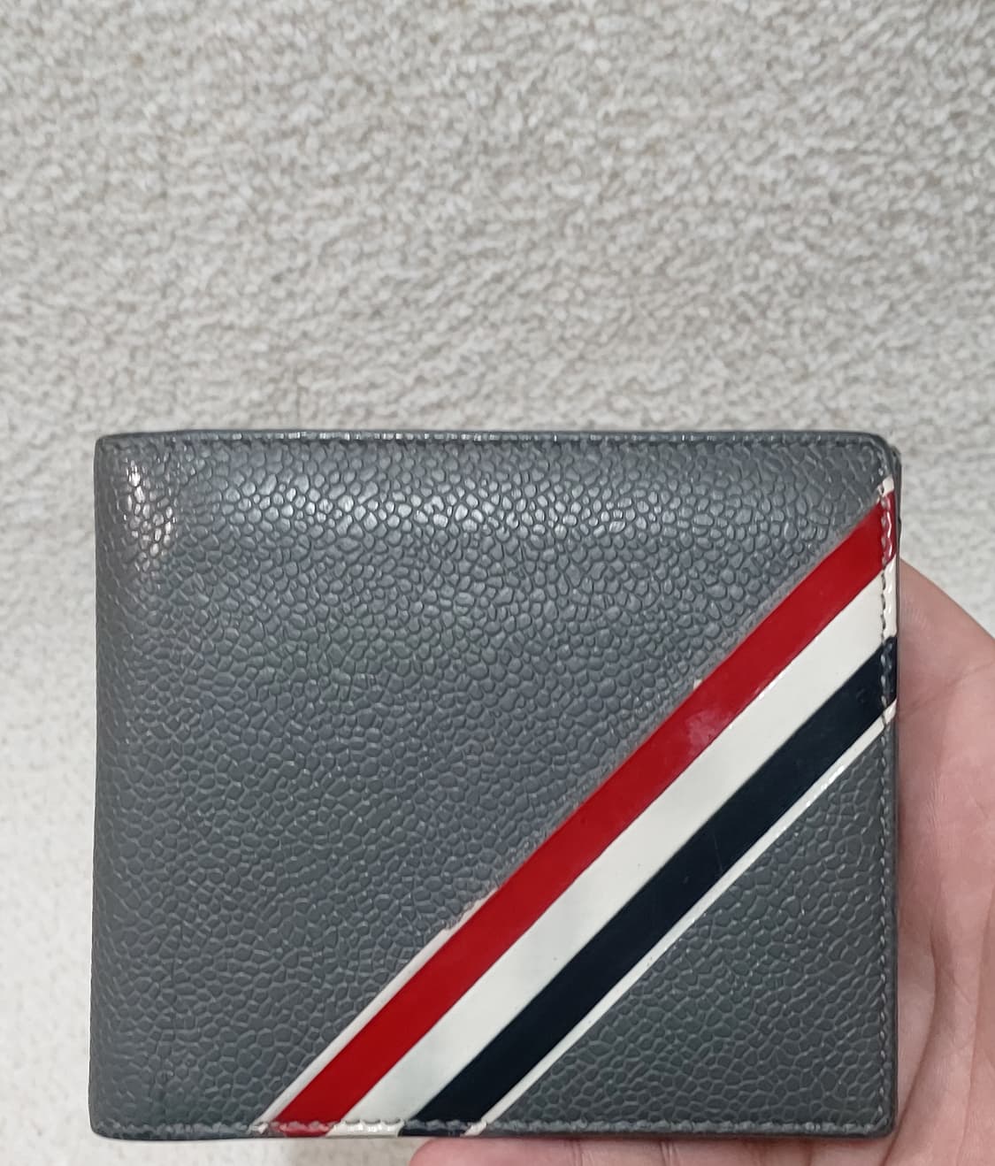 톰브라운 삼선 그레이 반지갑 상품이미지1