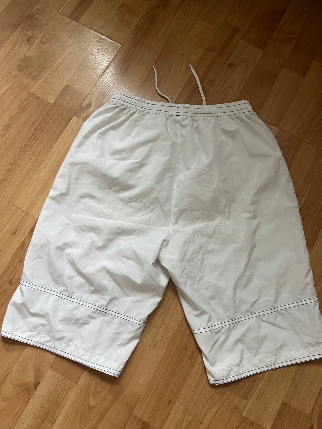 ellesse 하프기장 화이트 반바지 상품이미지2
