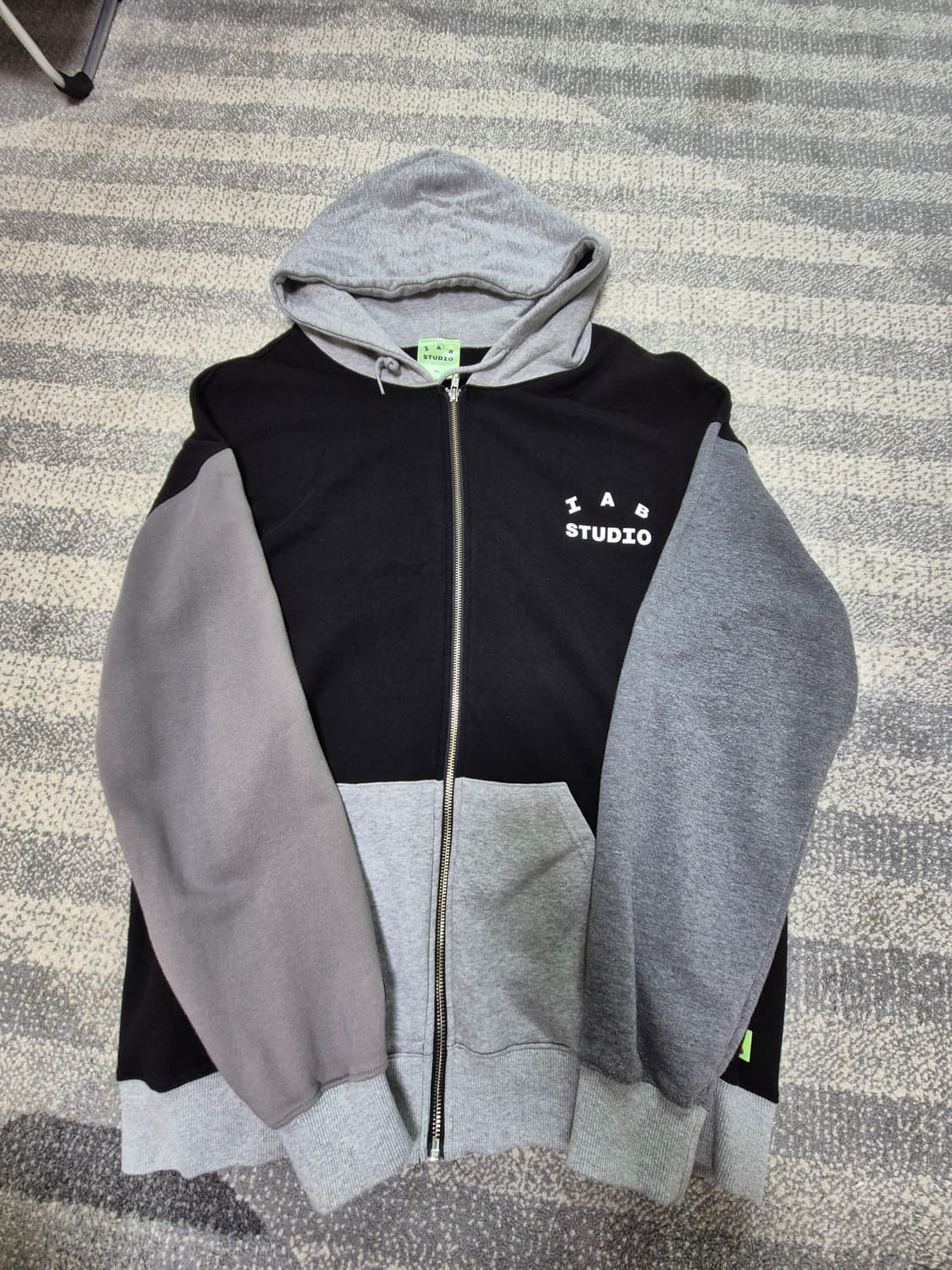 아이앱 니니즈 후드집업xl 상품이미지1