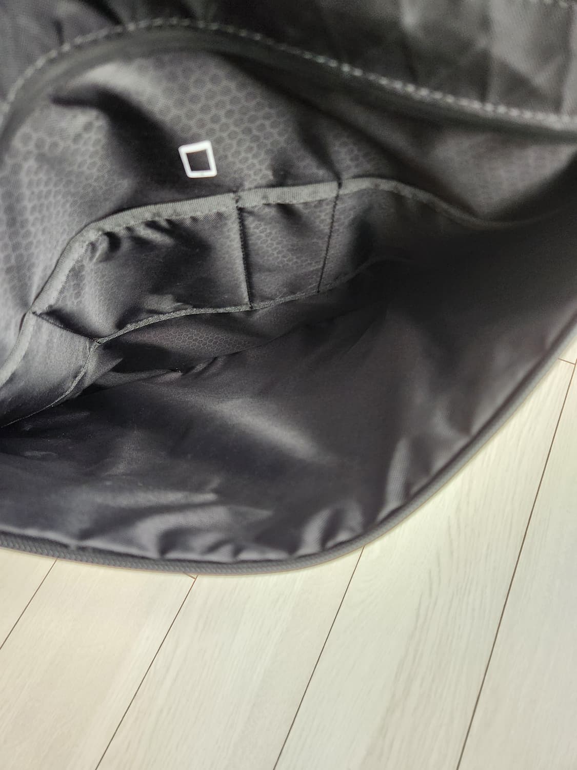 새상품급)노스페이스 토트백 크로스백 뉴 어반 도트 NN2PN69A

스포 상품이미지10