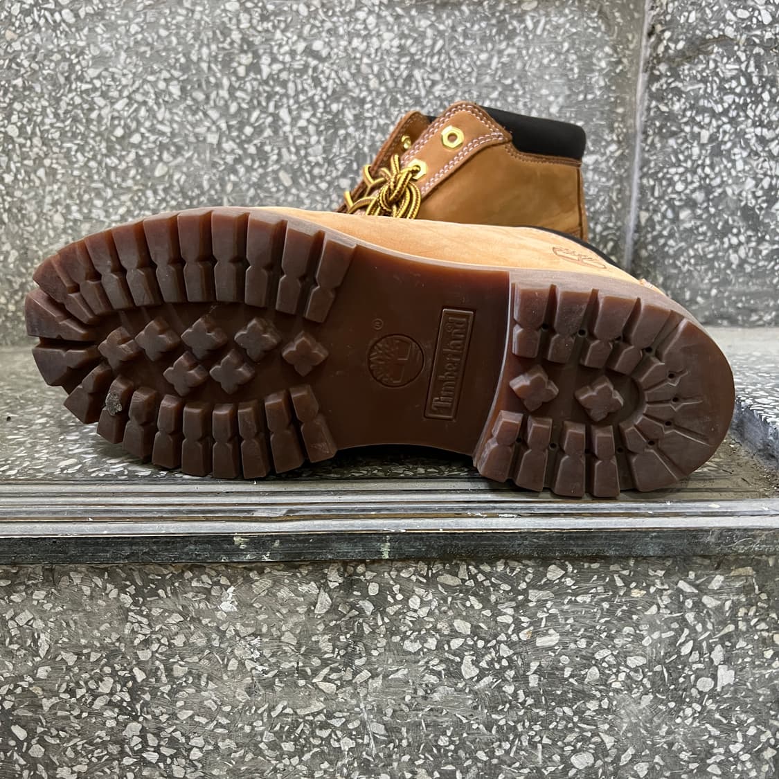 팀버랜드 프리미엄 워터프루프 추카 부츠 상품이미지8