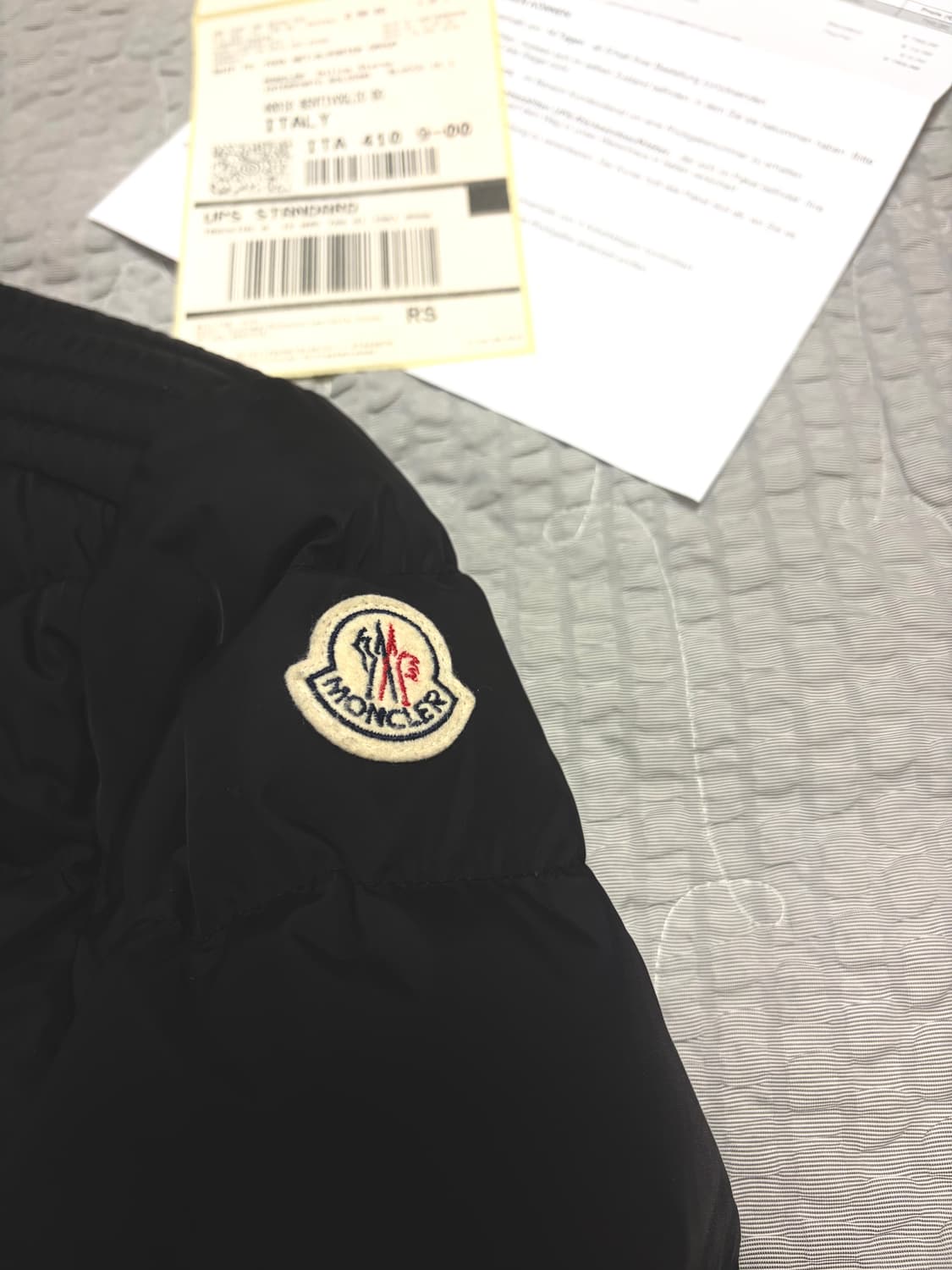 몽클레어 아미오 경량패딩 상품이미지4