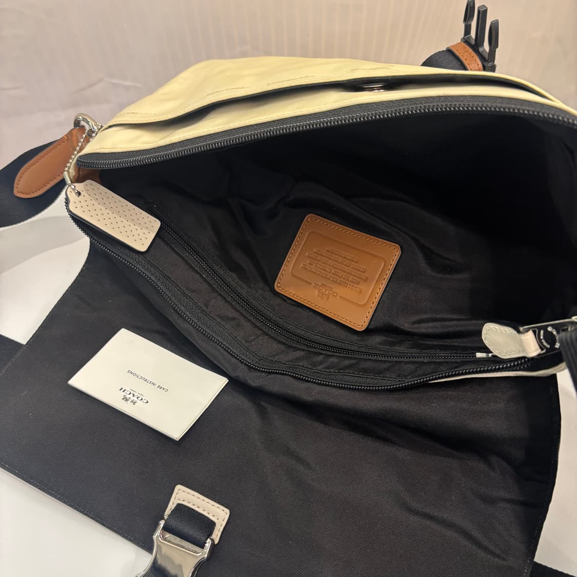 정품 코치 버클 크로스백     상품이미지9