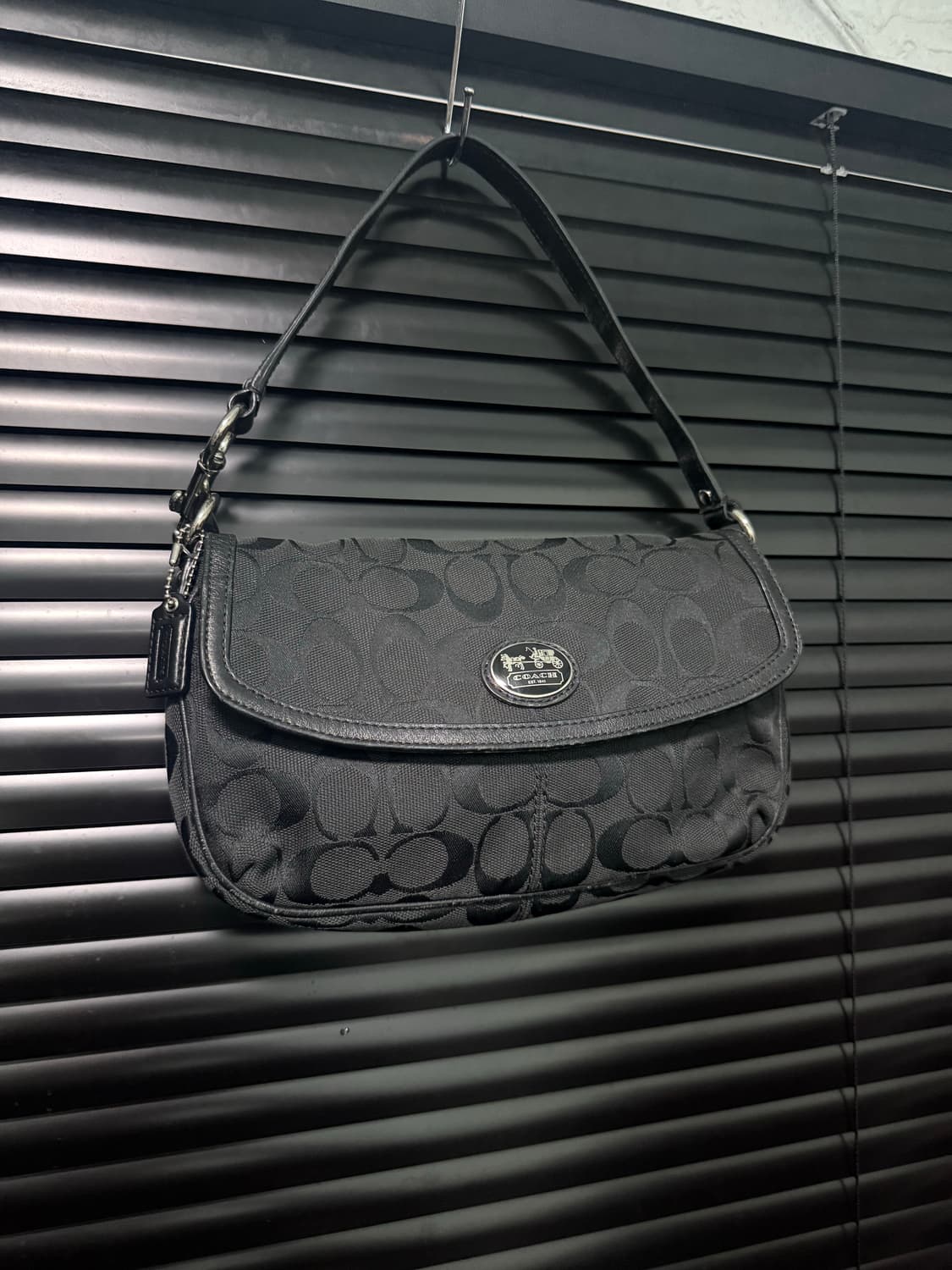 코치 캔버스 블랙 시그니처 로고 미니백 숄더백 가죽 토드백 핸드백 명품 상품이미지2