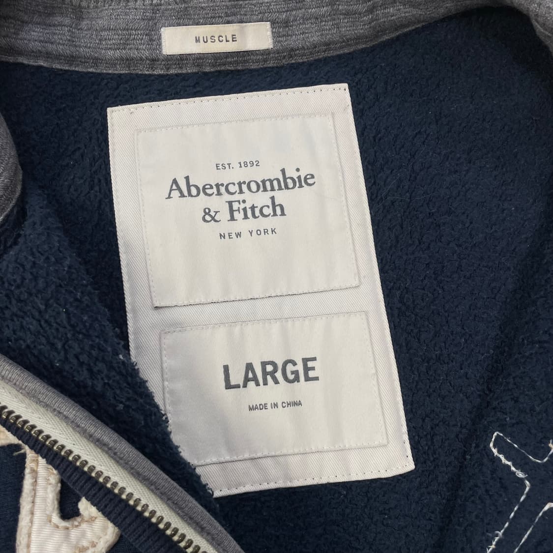 아베크롬비 피치 로고 후드집업 네이비 상품이미지3