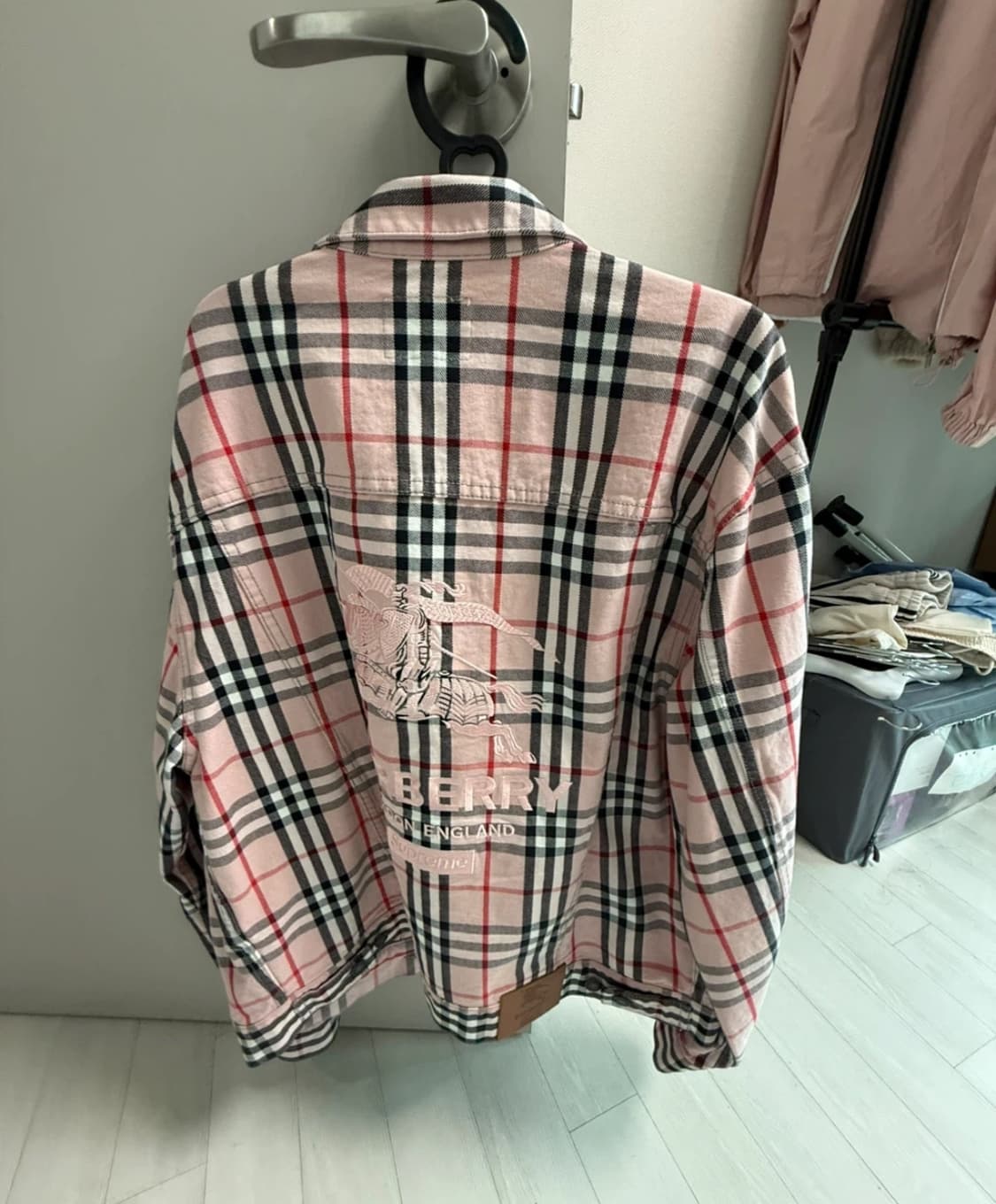 슈프림 버버리 자켓 핑크 슈버리  L  상품이미지2
