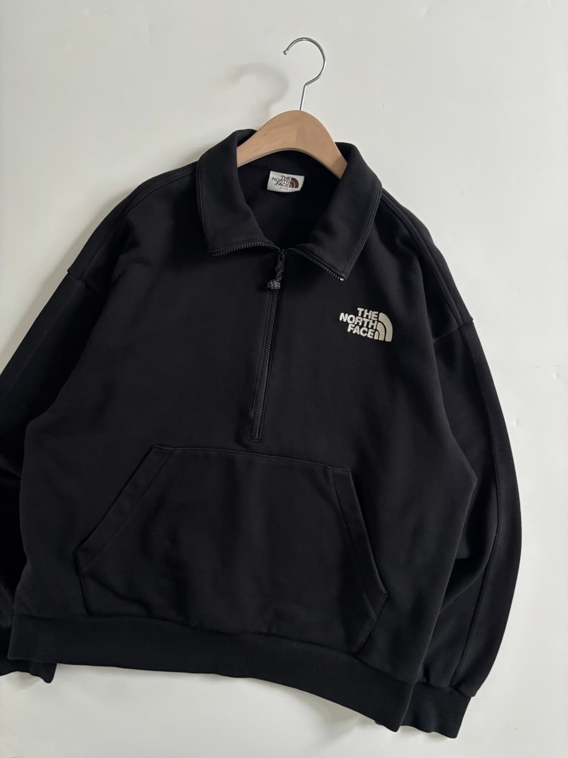 The North Face 노스페이스 부클로고 블랙컬러 코튼 반집업 맨투 상품이미지2