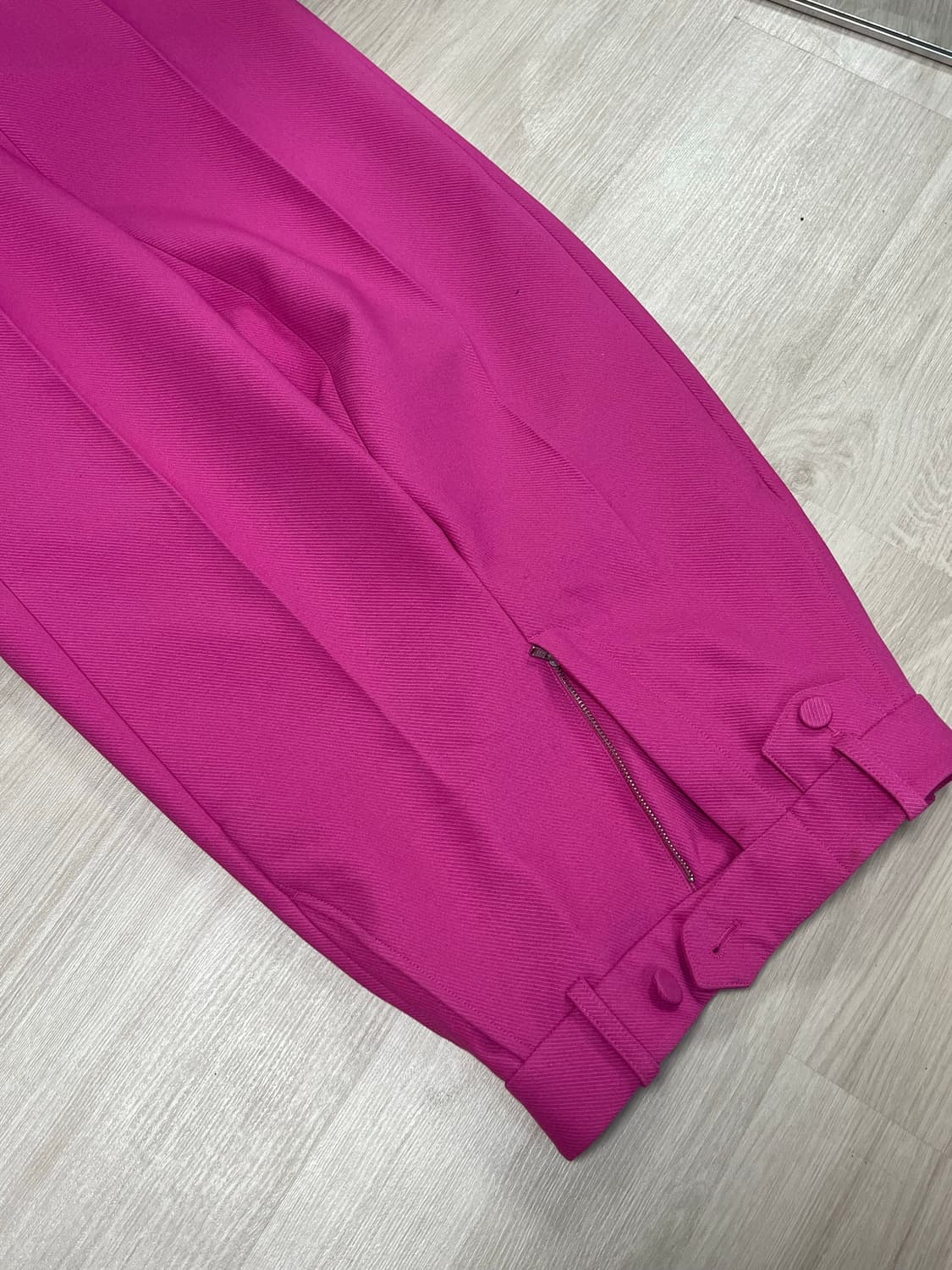 앤아더스토리즈 핑크 턱 슬랙스 상품이미지3