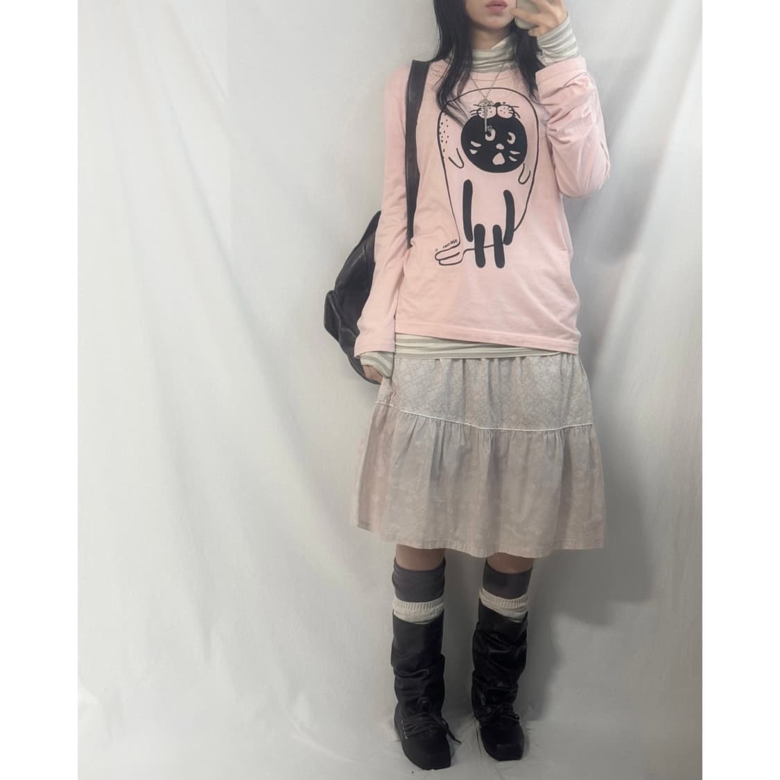 네넷 물개 탈을 쓴 고양이 캐릭터 프린팅 롱 슬리브 티 상품이미지1
