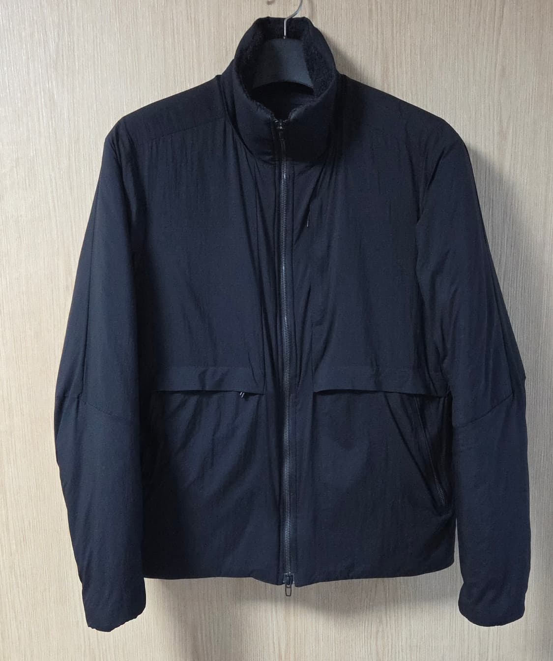 (착샷) 룰루레몬 리퀴지션 봄버 자켓 프리마로프트 상품이미지1