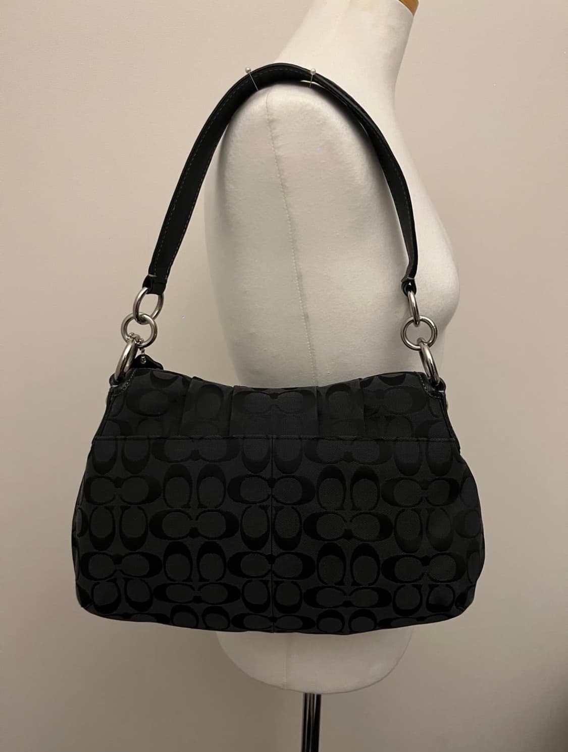 Coach All Black Basic Shoulder Bag 상품이미지4