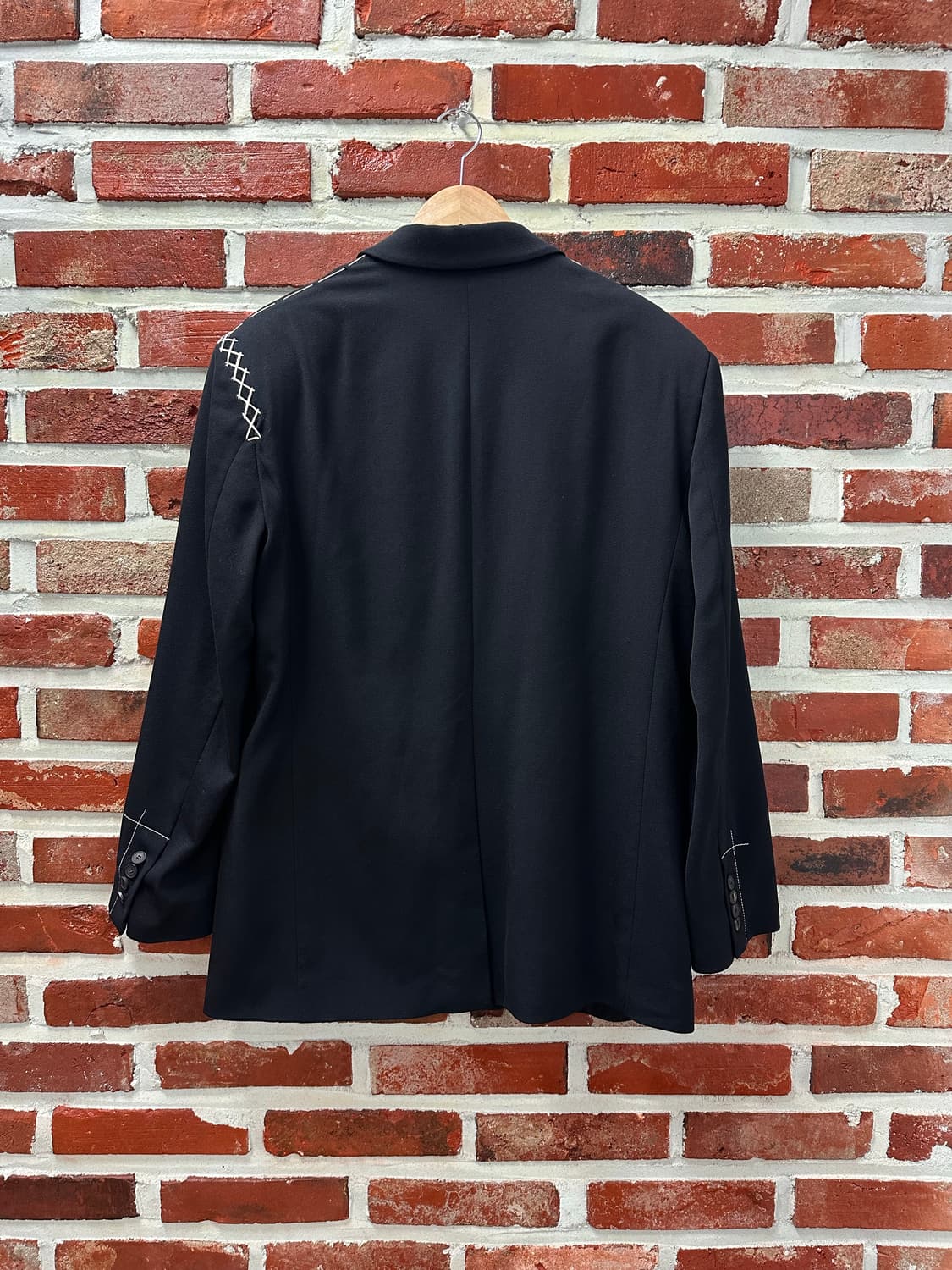 (L)준느 스티치 디테일 컷팅 블레이져 블랙 상품이미지3