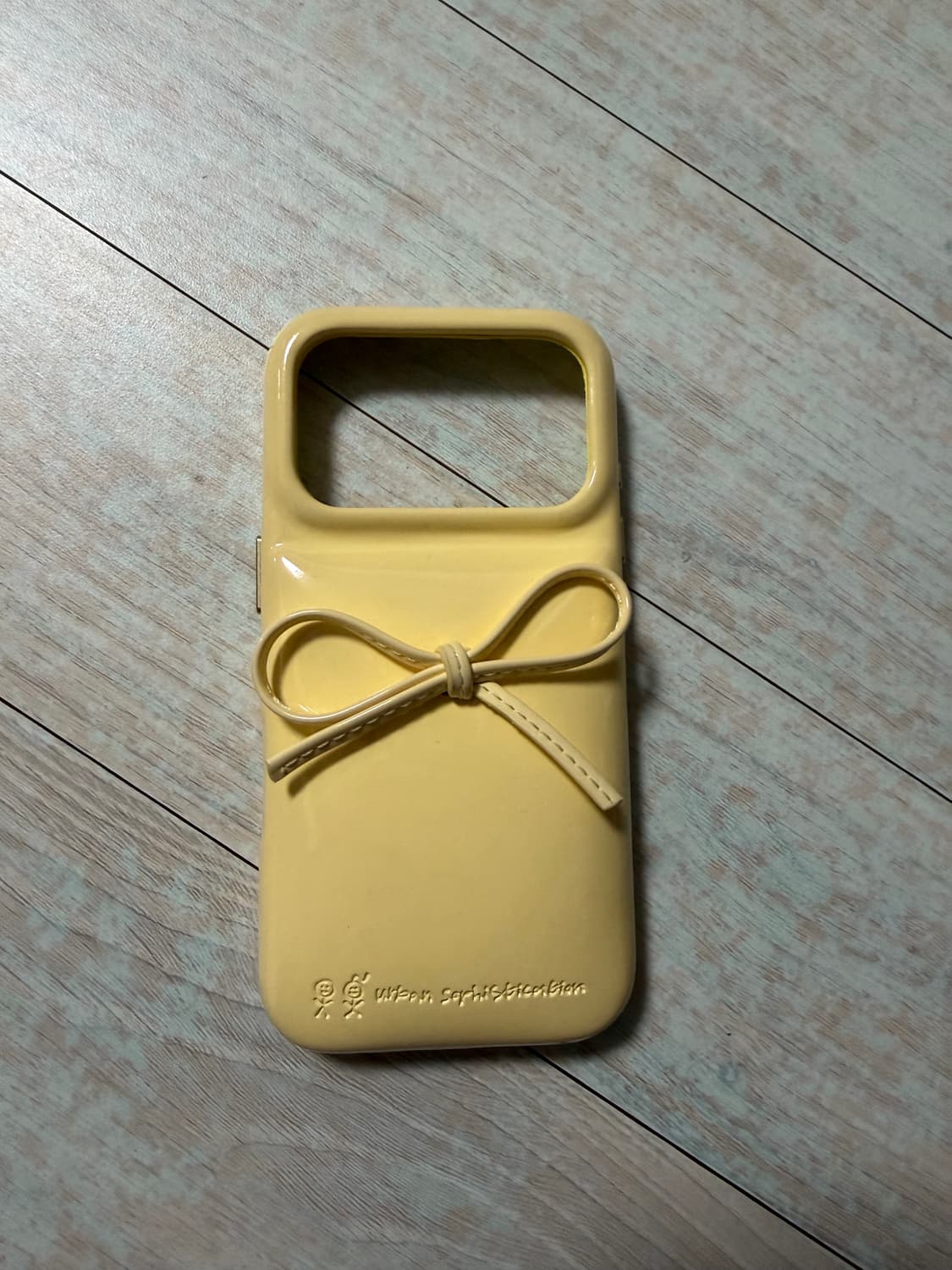 어반소피스티케이션 17프로 케이스 판매합니다 상품이미지1