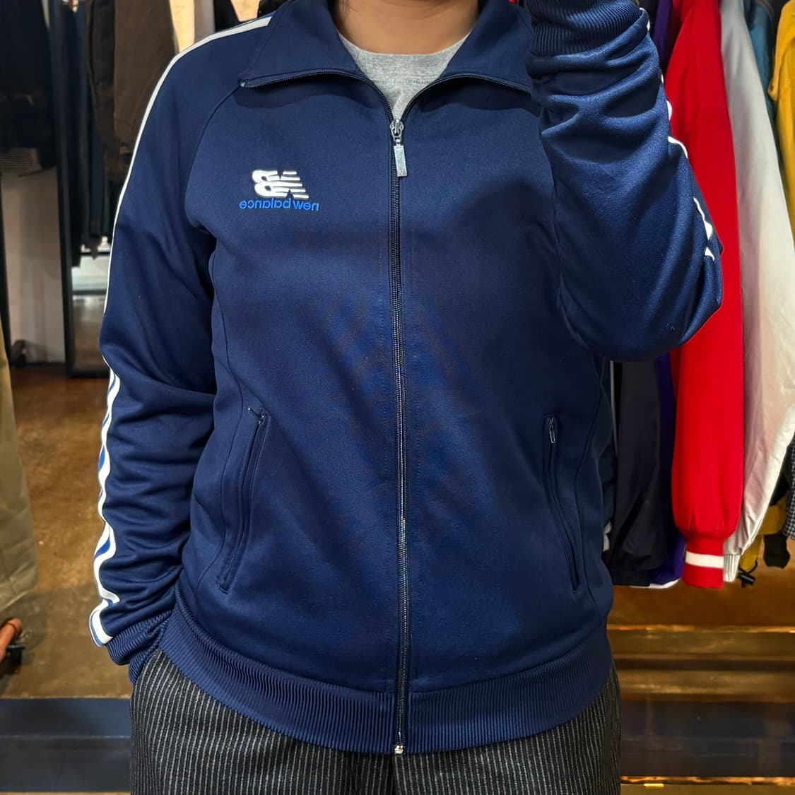 뉴발란스 사이드라인 네이비 트랙탑 상품이미지1