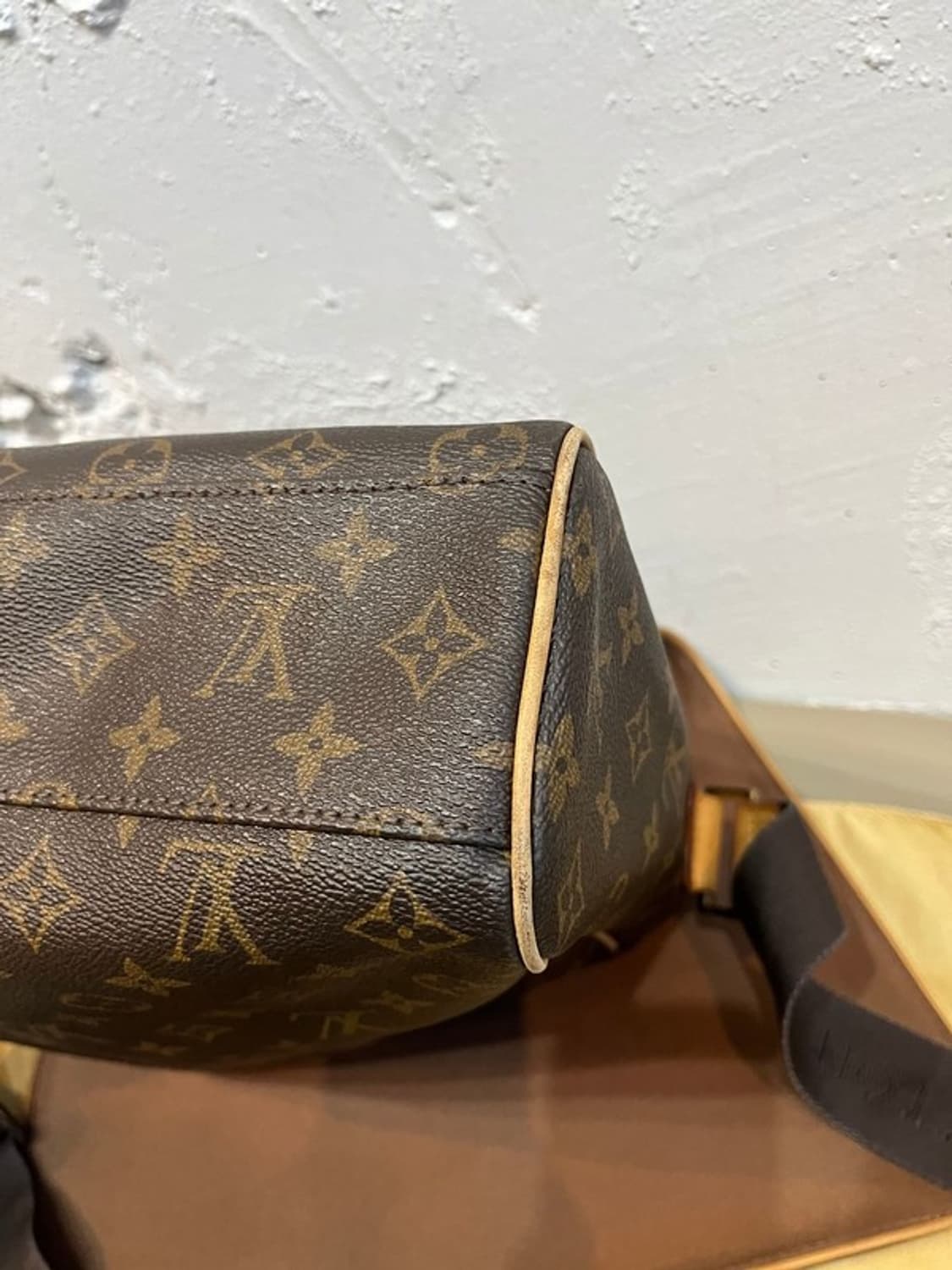 루이비통 아베스 레더 크로스백 상품이미지6