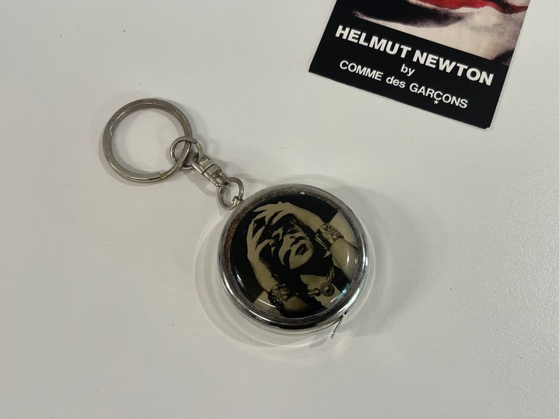 꼼데가르송 x 헬무트 뉴튼 리미티드 키링 AD2006 상품이미지3