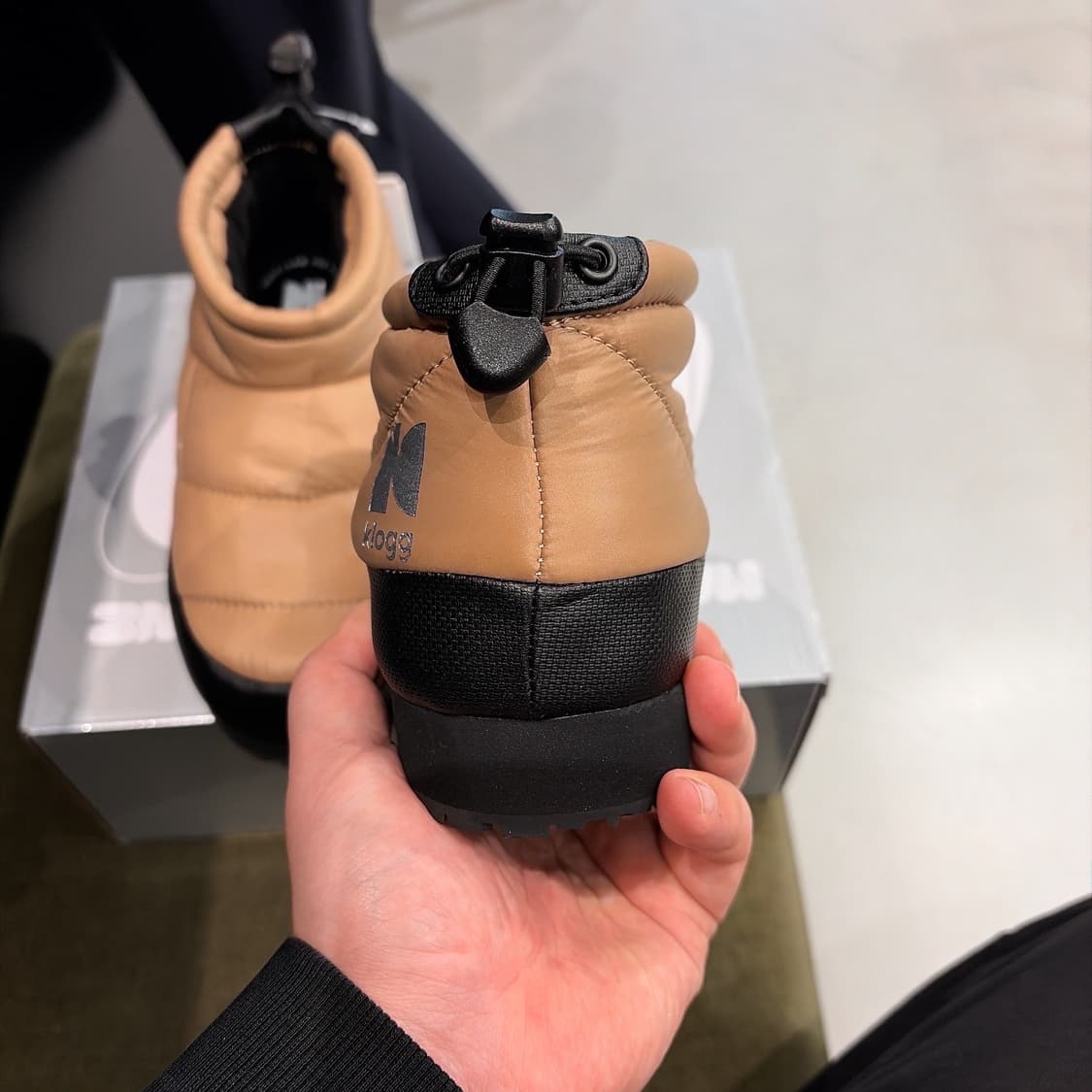 (정품/새상품) KLOGG 클로그 여성 베이지 퍼피 미니 패딩 부츠 상품이미지3