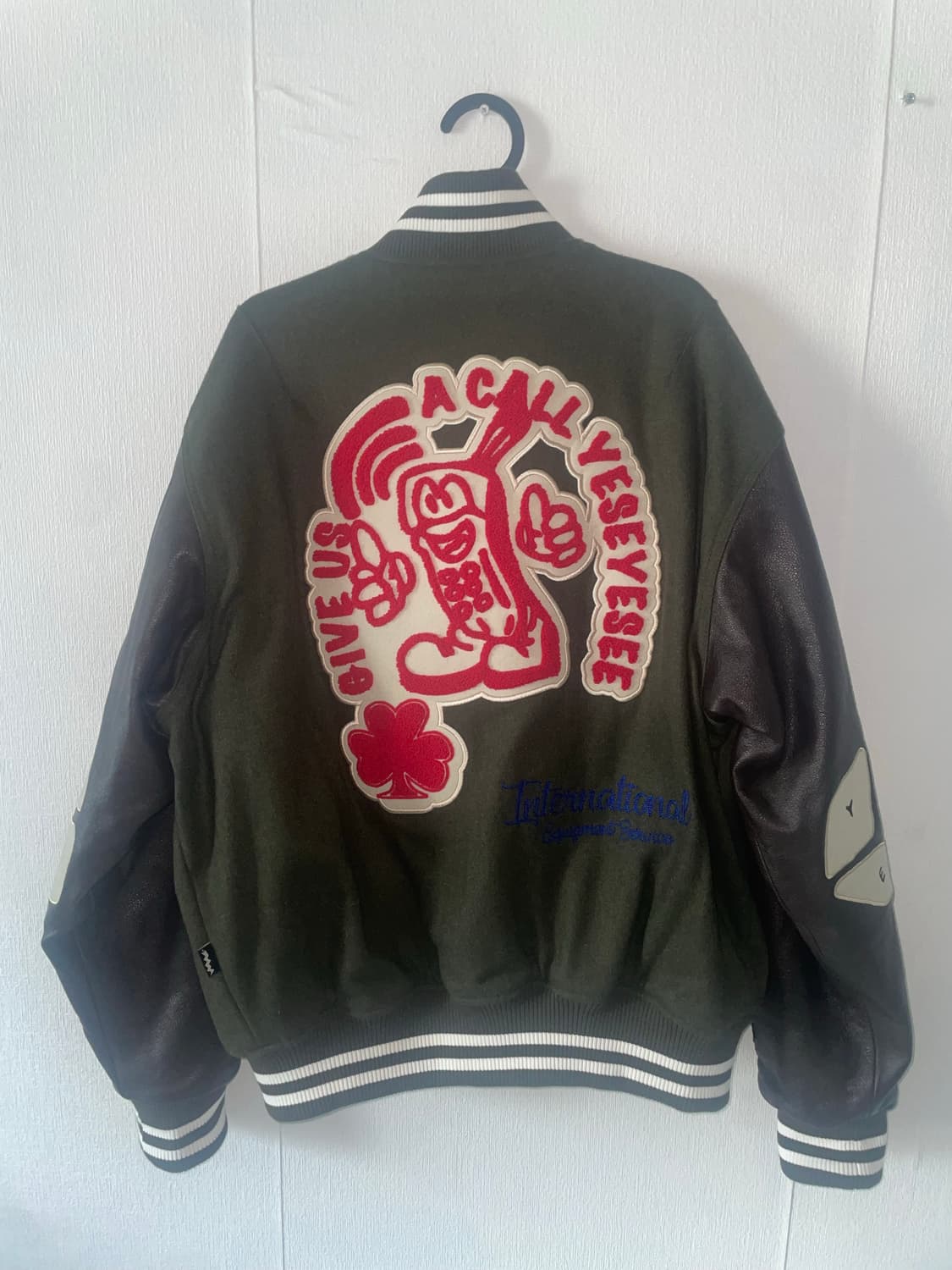 예스아이씨 Mobile Varsity Jacket Olive  상품이미지2