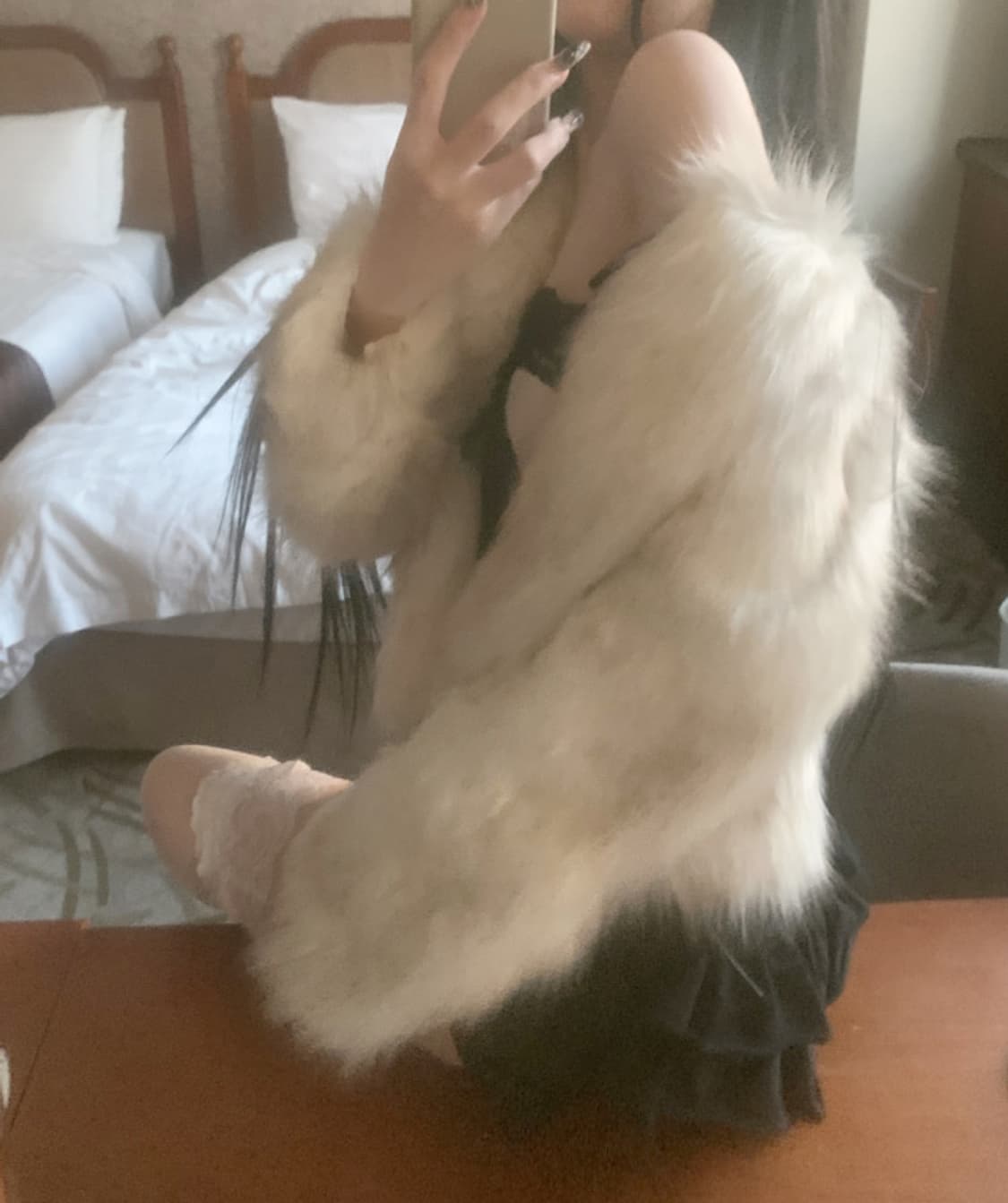 스젠 퍼자켓 Rokina Eco Fur Jacket (White) 애즈온 상품이미지4