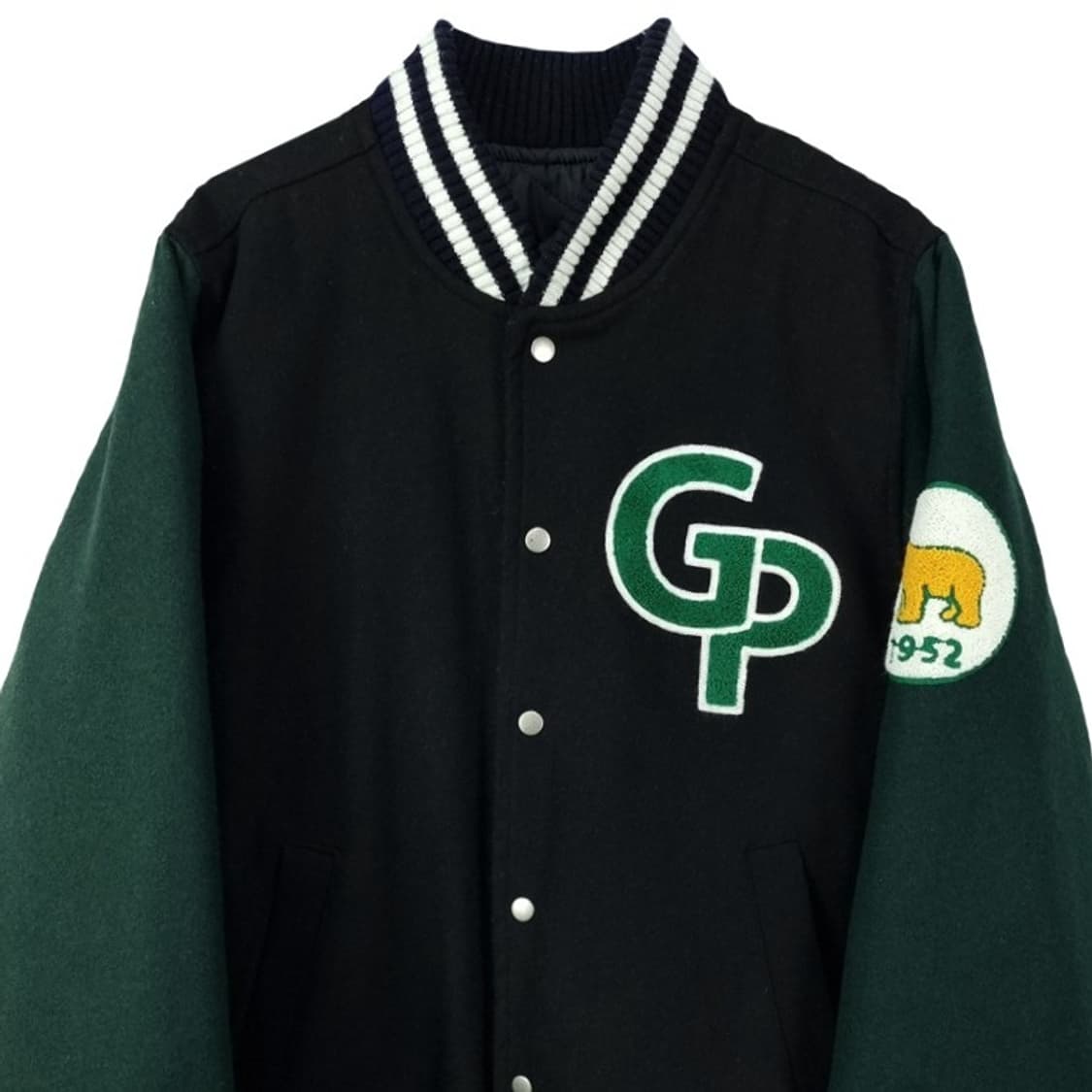 [포엑스알 X 곰표] 로고 자수 패치 바시티자켓 블랙 M18263 상품이미지4