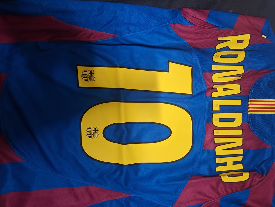 호나우지뉴 바르셀로나 레트로 축구유니품 om 상품이미지1