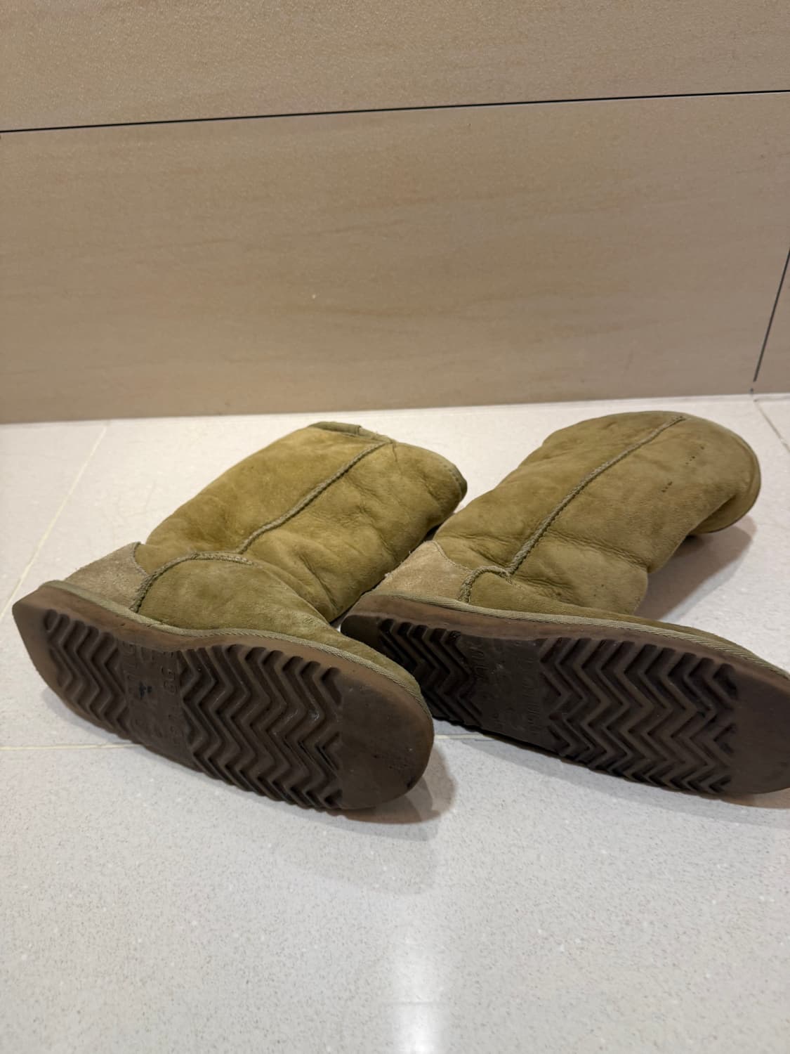 UGG 클래식 톨 부츠 W5 카키 어그 롱부츠 털신 마쥬 이자벨마랑 마인 상품이미지2