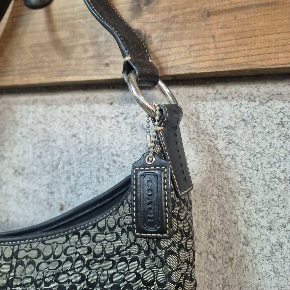 코치 시그니쳐 빈티지 호보백 상품이미지5