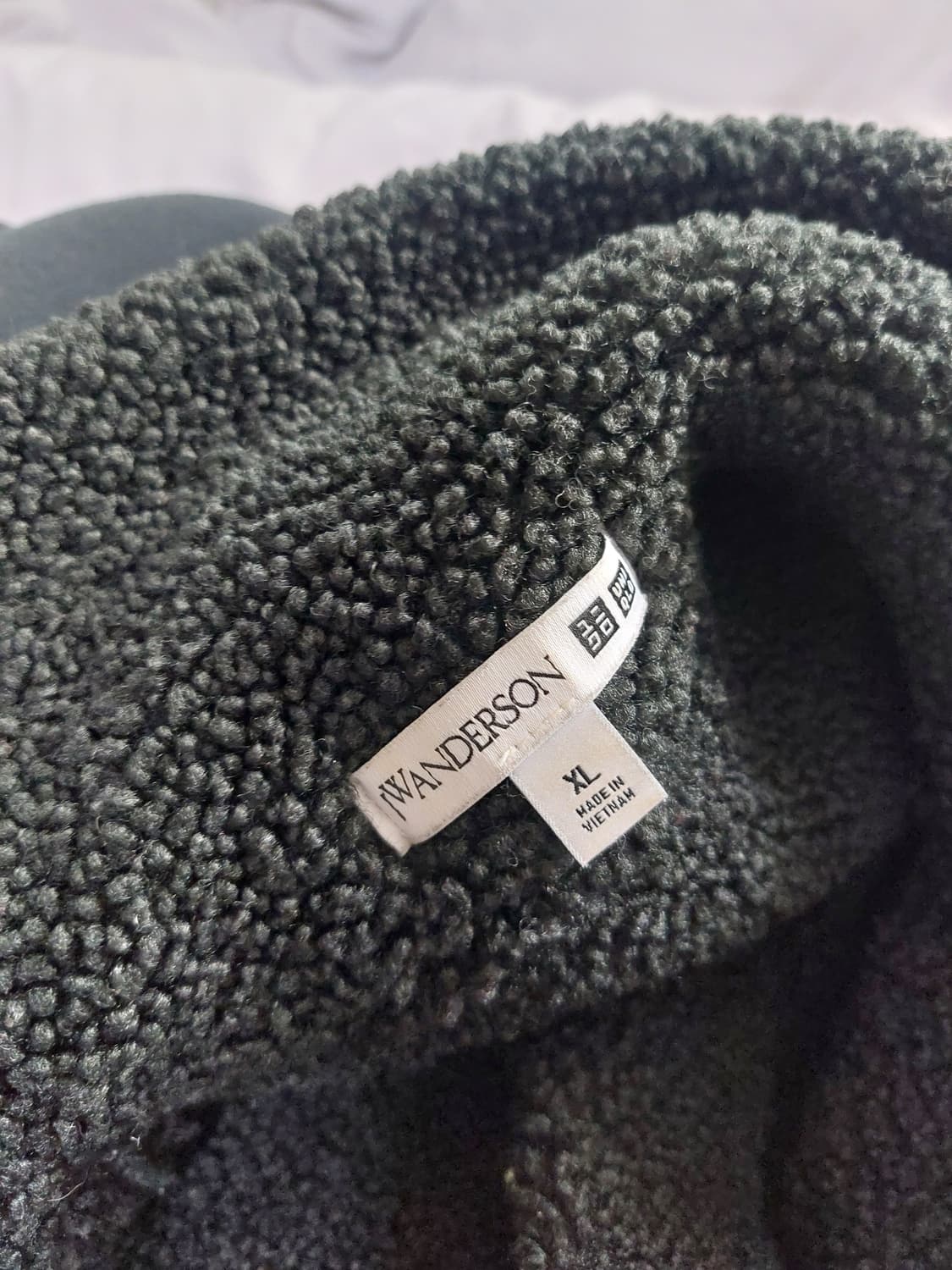 유니클로 jw앤더슨 무스탕후리스 xl 상품이미지3