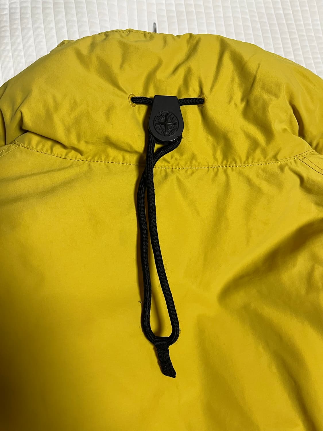 [L] 스톤아일랜드 마이크로랩스 프리마로프트 옐로우 패딩 상품이미지3